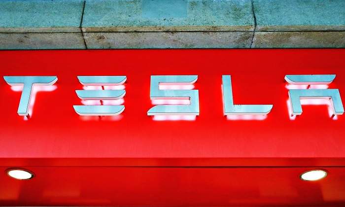 tesla-logo-770.jpg