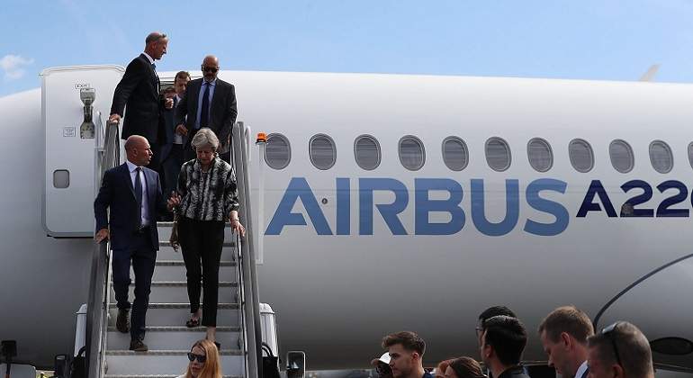 Airbus-a220.jpg