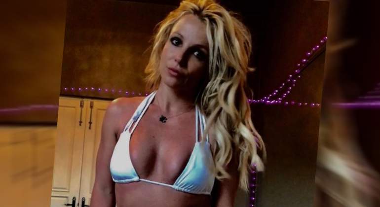 britney-retira-padre770.jpg