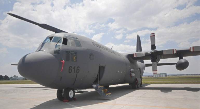 avion-militar-770-tw.jpg