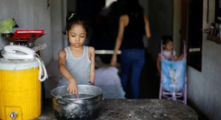 agua-venezuela-nina-olla-770x420-reuters-.jpg