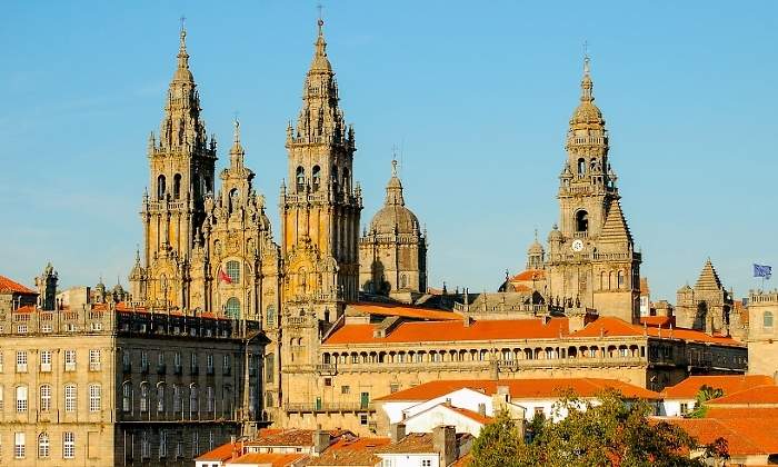 santiago-compostela-dreamstime2.jpg