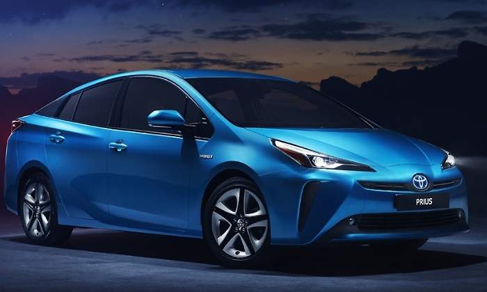 toyota-prius-2019-01.jpg