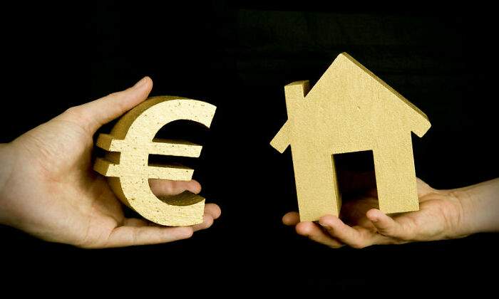 casa-euros-fondo-negro-dreamstime.jpg