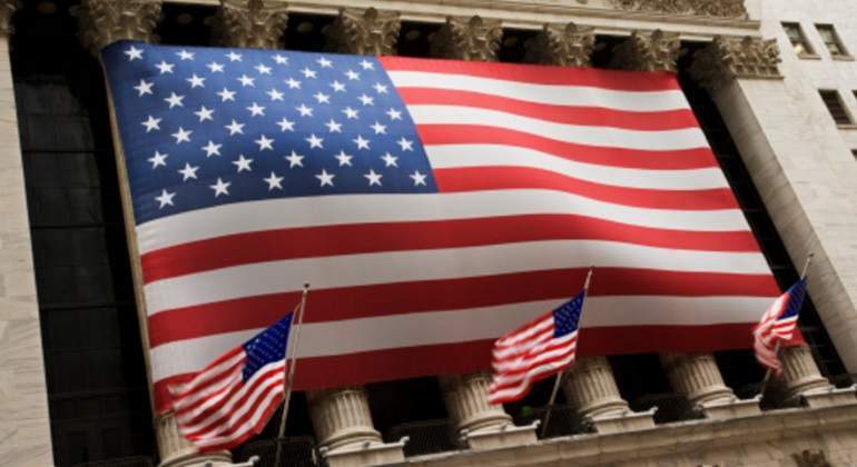 estados-unidos-eeuu-getty-bandera-wall-street-getty.jpg