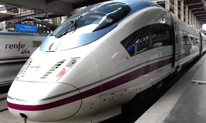 ave-tren.jpg