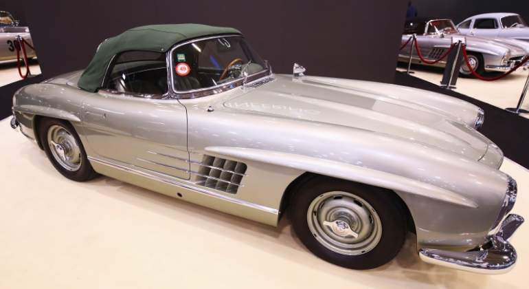 mercedes-benz-300SL-Roadster-1957-getty.jpg