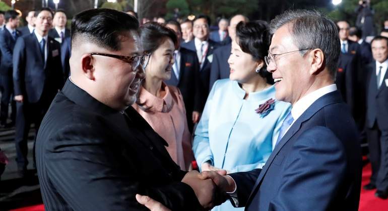 moon-jae-in-kim-jong-un-encuentro-reuters-corea-del-norte-sur-770x420-reuters.jpg