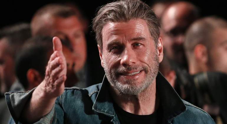 John Travolta y Foo Fighters sorprenden al cantar juntos en concierto — Facebook