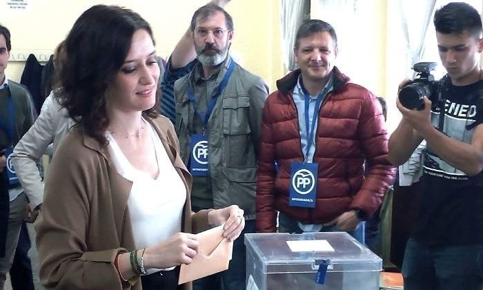 diaz-ayuso-vota-28a-ep.jpg