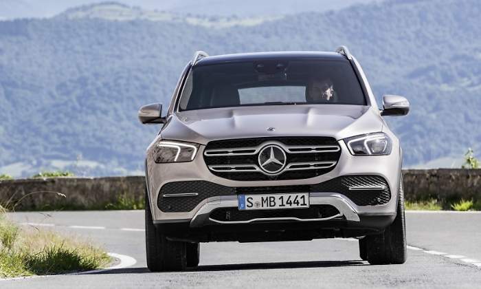 mercedes-benz-gle-2018-01.jpg