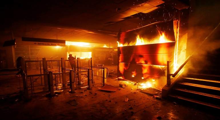 IncendioChileProtestas.jpg