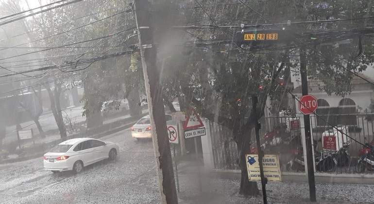 Aguacero con granizo en la CDMX