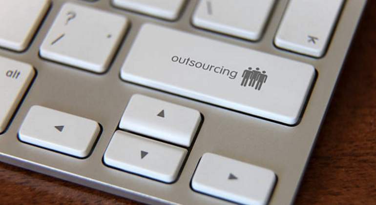 Outsourcing-istock-770.jpg