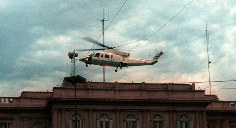 DeLaRuaHelicoptero770.jpg