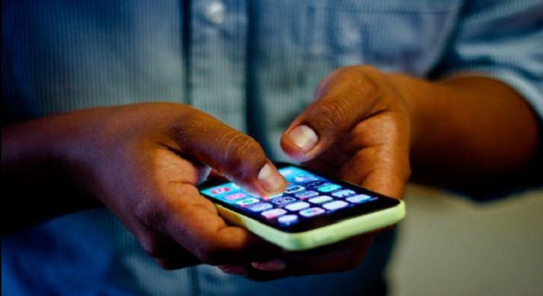 celular770.png