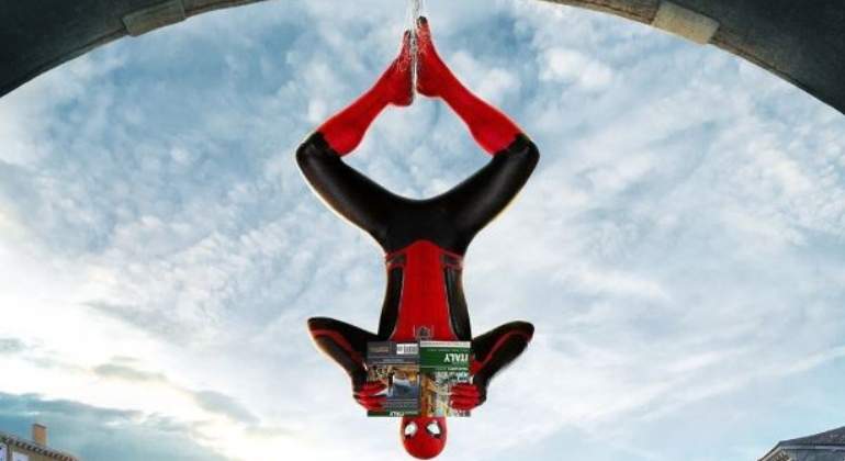 spider-far-fron-home-posters.jpg