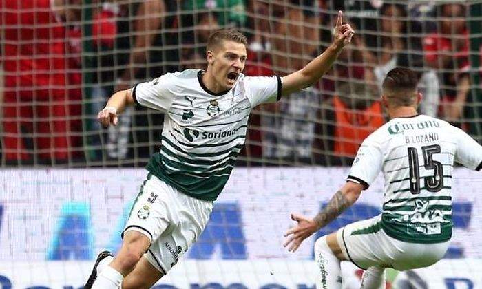 Santos-Laguna-Julio-Cesar-Furch-Reuters.jpg