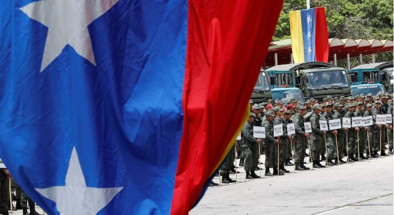 venezuela-bandera-militares-770-reuters.jpg