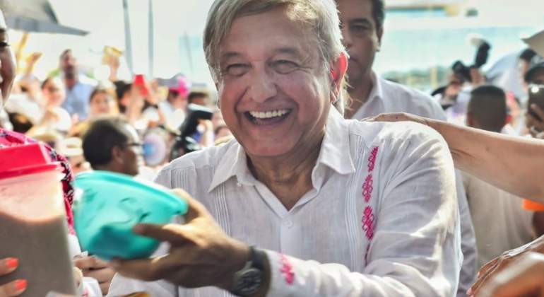 amlo-cirugias-plasticas.jpg