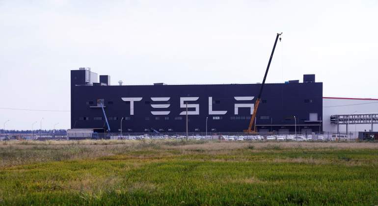 Tesla-770-reuters.jpg