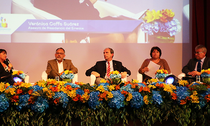 acreditacion-sineace-congreso.png
