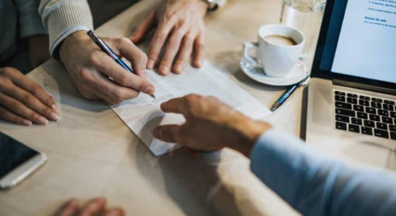 seguro-firma-documento-istock-770.jpg