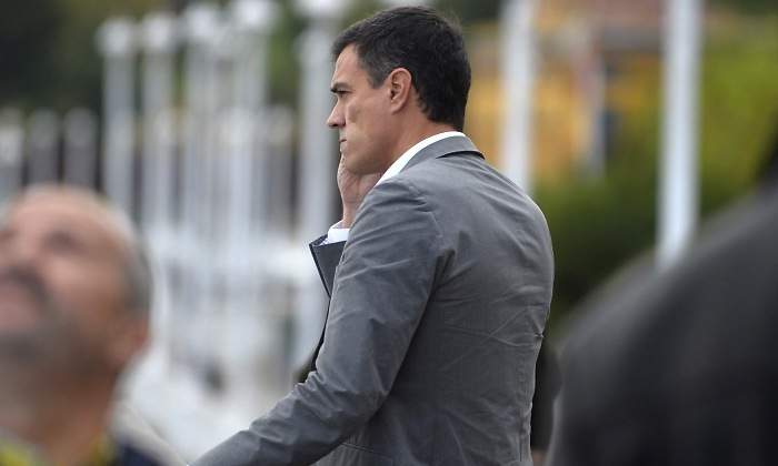 pedro-sanchez-telefono-habla-reuters.jpg