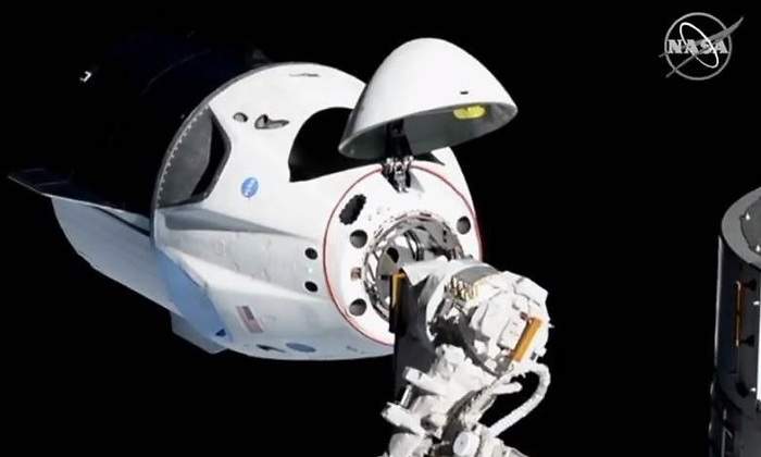 dragon-crew-musk-ep.jpg