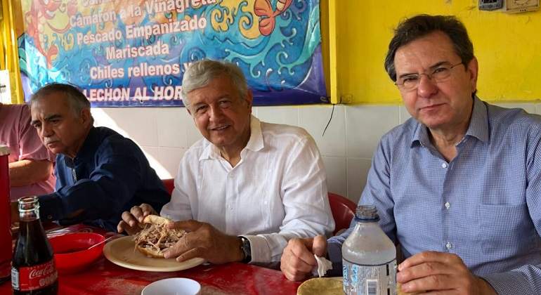 lopez-obrador-camarones-770-420-TW.jpg