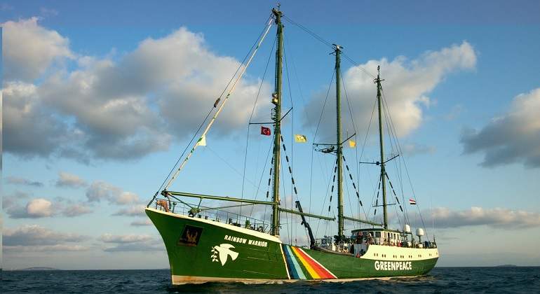 GreenpeaceBarco770.jpg