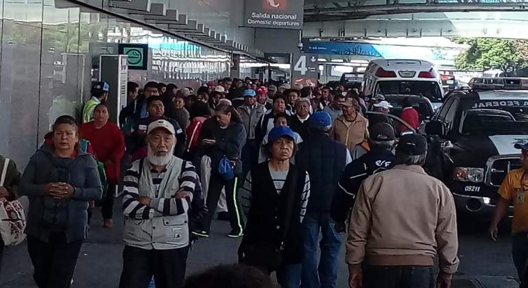manifestantes-aicm-condor-relampago-770420.jpg