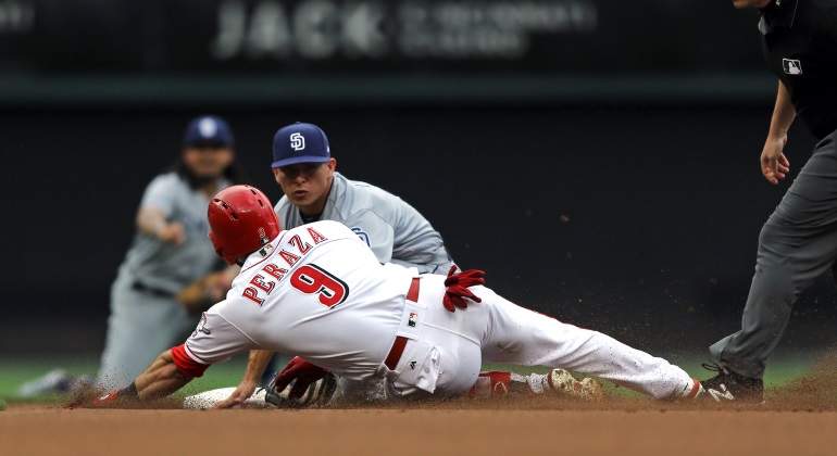 Luis-Urias-de-los-Padres-de-San-Diego-es-baja-antes-de-los-Play-Offs.jpg