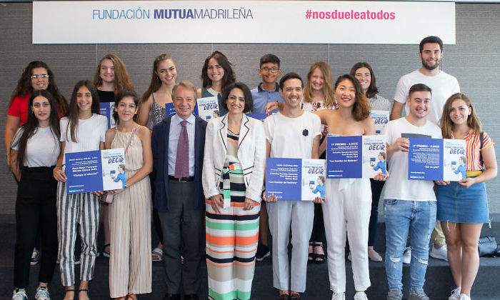 Ganadores-NDAT-con-Lorenzo-Cooklin-y-Rebeca-Palomo-defini.jpg