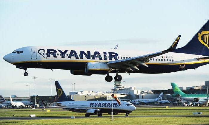 ryanair-aviones-aeropuerto-770-efe.jpg