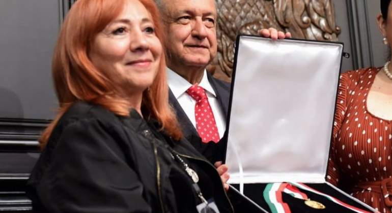 amlo-rosario-piedra-pan.jpg