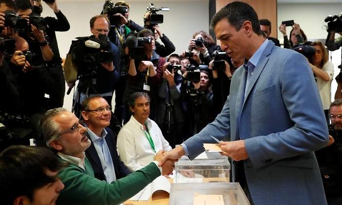 sanchez-vota-28abril-reuters.jpg