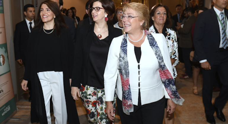 bacheletmujeres.png
