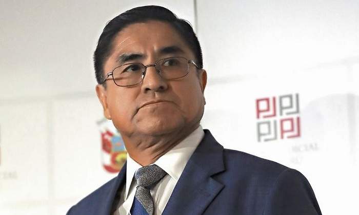 Cesar Hinostroza