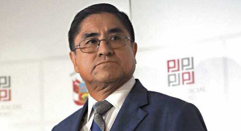 Cesar Hinostroza