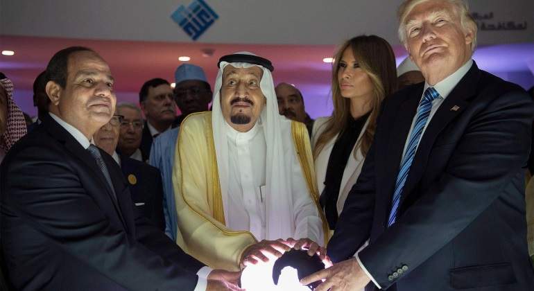 trump-al-sisi-rey-arabia-bola-mundo-reuters.jpg