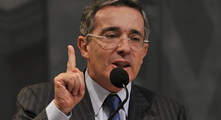 uribe_efe.png