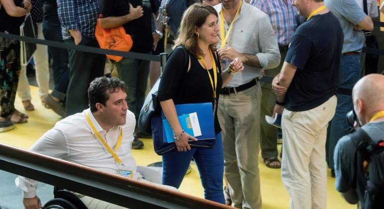 Puigdemont impone su lista aunque recibe un voto de castigo