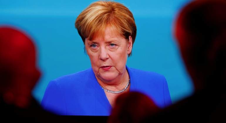 Merkel-decate-reuters.jpg