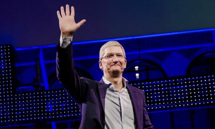 tim-cook-mano.jpg