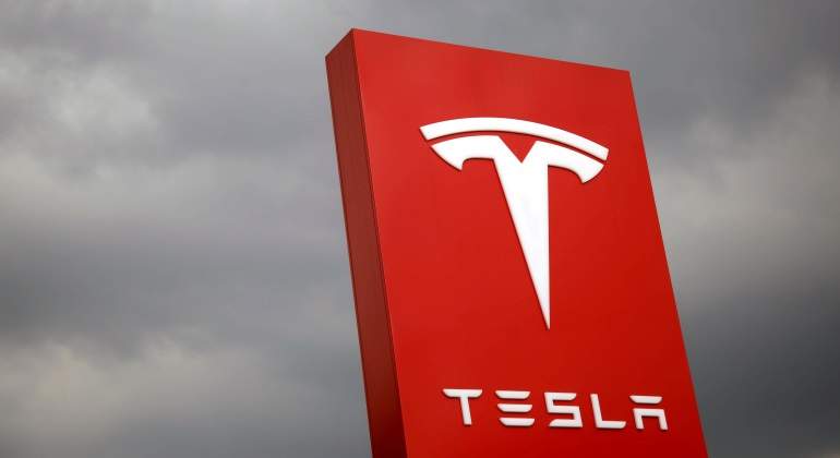 Tesla-reuters-770.jpg