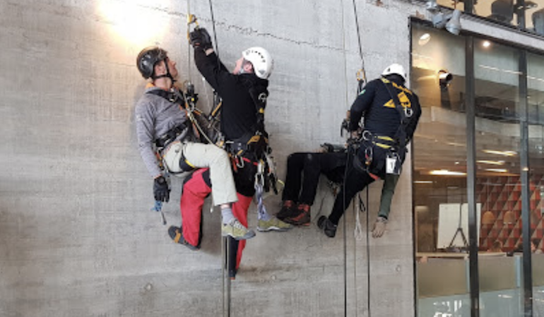 Petzl.png