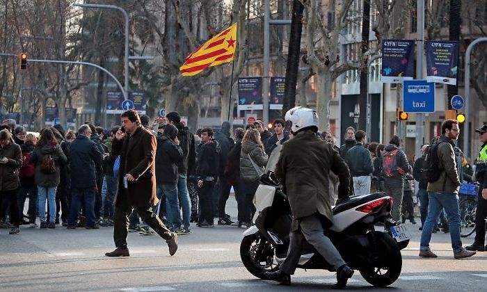 cataluna-huelga-corte-calle-efe.jpg