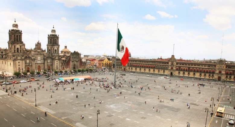Plaza-de-la-Constitucion-cdmxtravel.jpg