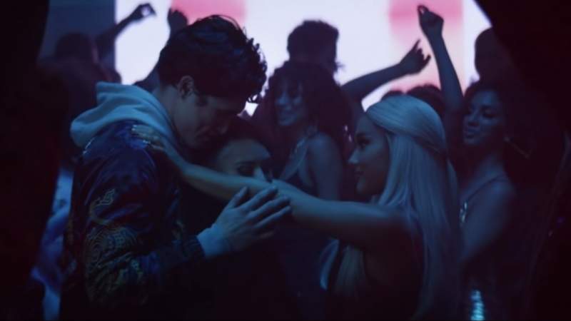 ariana-grande-youtube.jpg